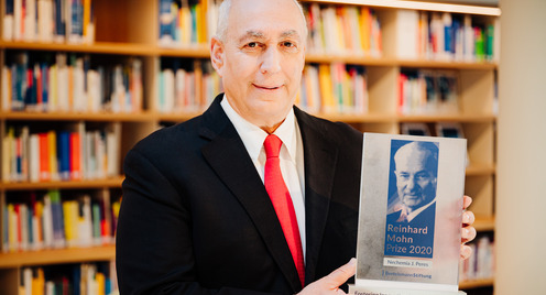 Unser Reinhard Mohn Preisträger Nechemia J. Peres während des Festakts